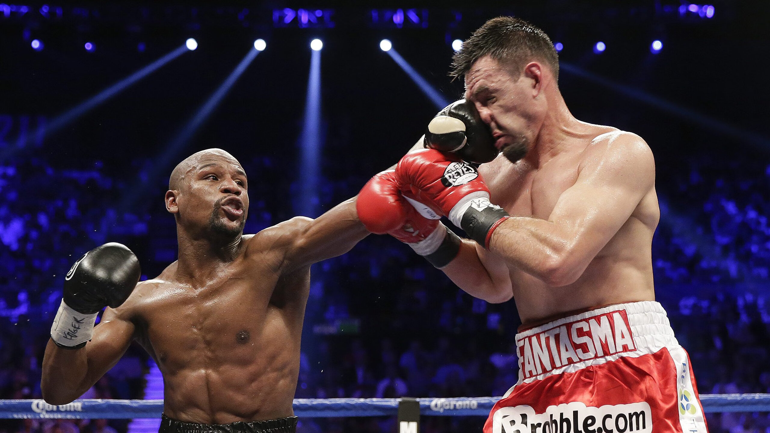 冠军球队球员签约多个商业代言，形象持续放大，冠军球会经理